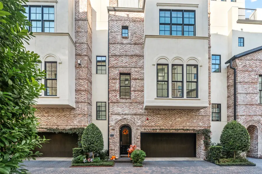 1306 Castle Court #A, Houston, TX 77006 - Image #2