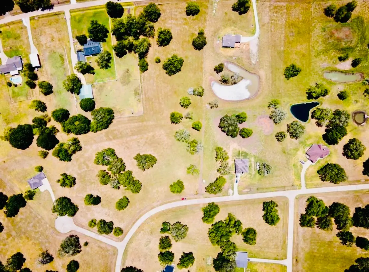352 Horse Shoe Trail, Angleton, TX 77515 - #1