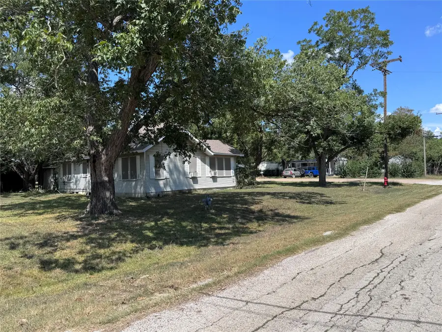 1402 W 9th Street, Caldwell, TX 77836 - Image #2