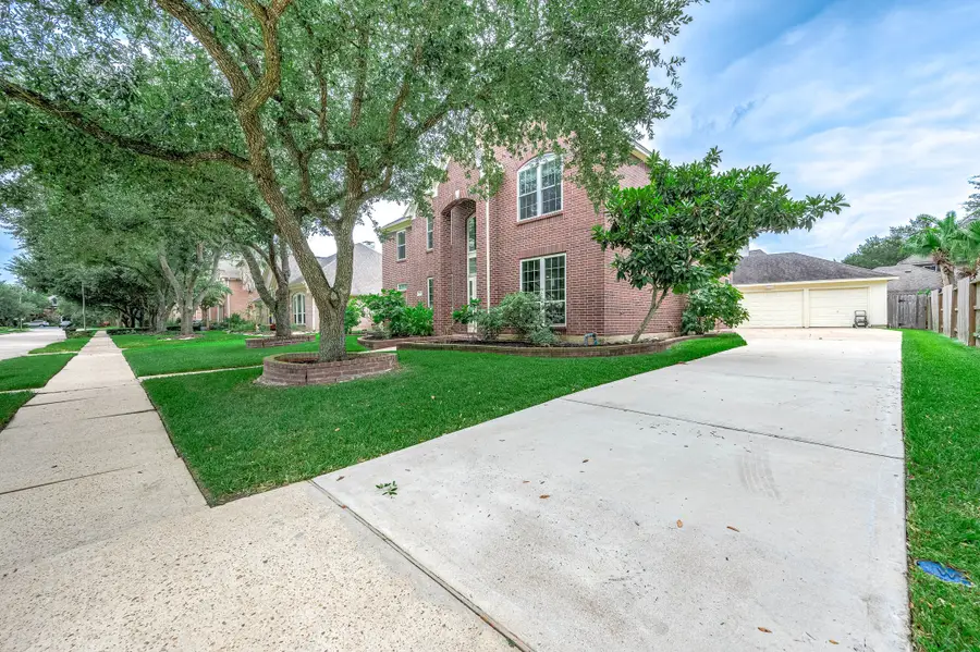 2923 Elsbury Lane, Pearland, TX 77584 - Image #2