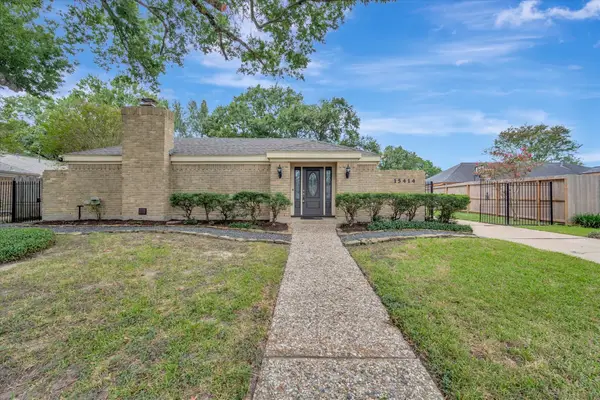 15414 Pleasant Valley Road, Houston, TX 77062