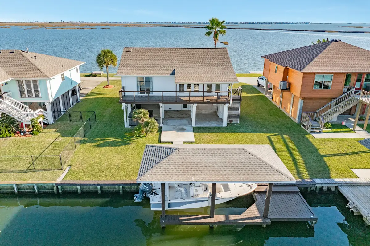 1301 Blue Heron Street, Bayou Vista, TX 77563 - Image #1