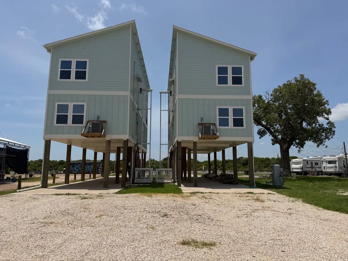 442 Private Road 670, Matagorda, TX 77457 - #1