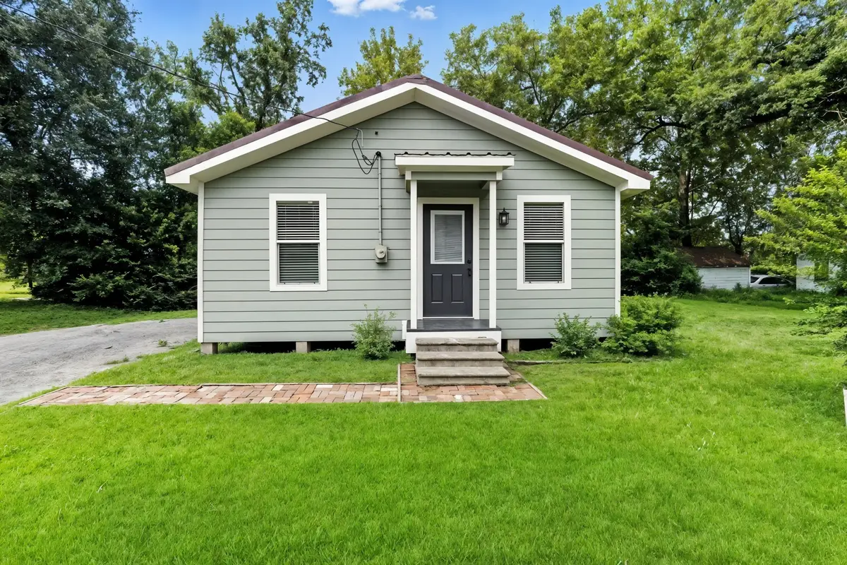 304 W Live Oak Street, Woodville, TX 75979 - Image #1