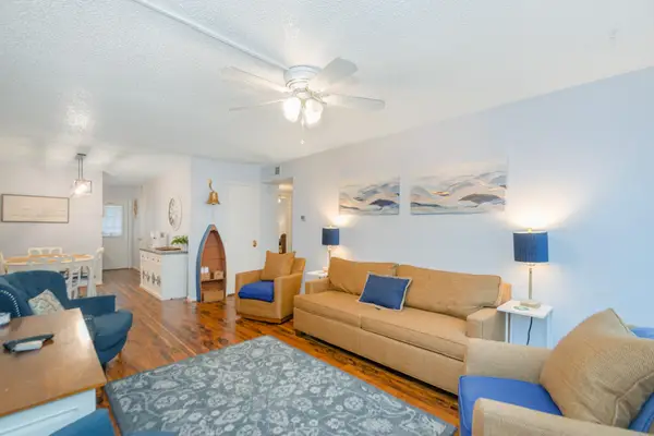 3535 Nasa Rd 1 Parkway #13, Seabrook, TX 77586