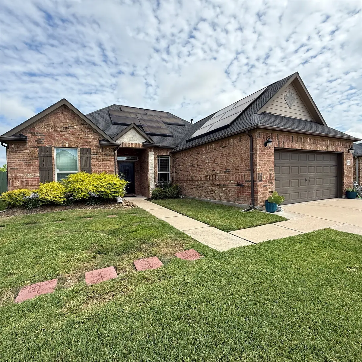 141 Majestic Oak Circle, Lake Jackson, TX 77566 - #1