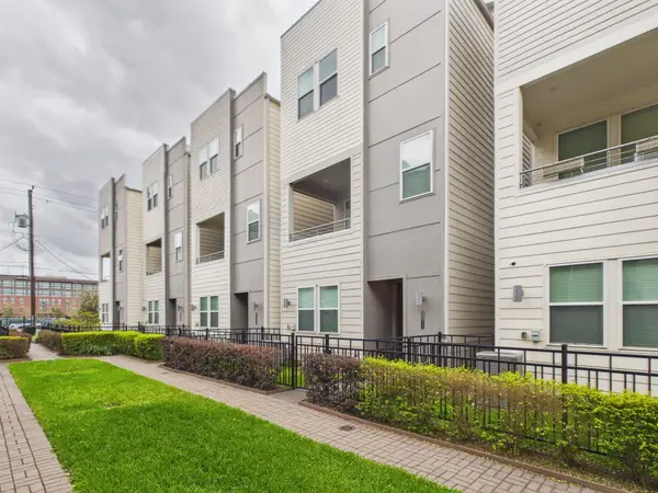 2711 Clinton Drive, Houston, TX 77020