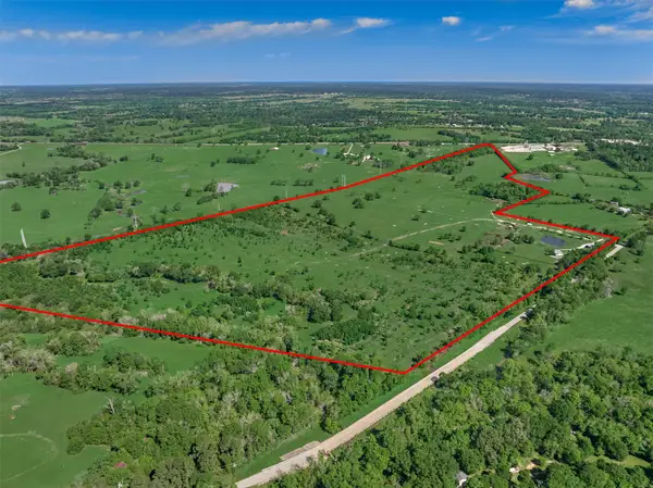 27240 Old Hwy 105 W, Montgomery, TX 77316