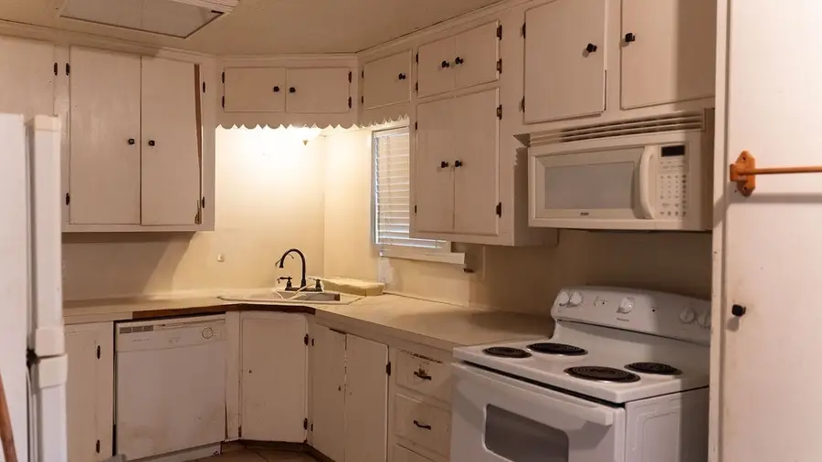 325 Pine Harbor Drive, Onalaska, TX 77360 - #3