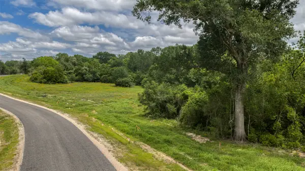 2-34 Windmill Ridge, Brenham, TX 77833
