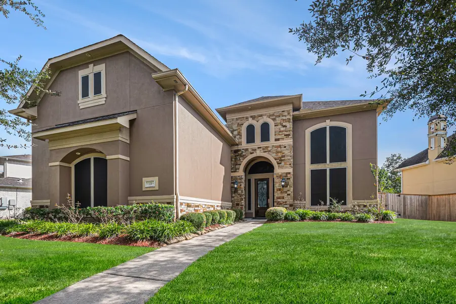 120 Bandera Creek Lane, Friendswood, TX 77546 - Image #2