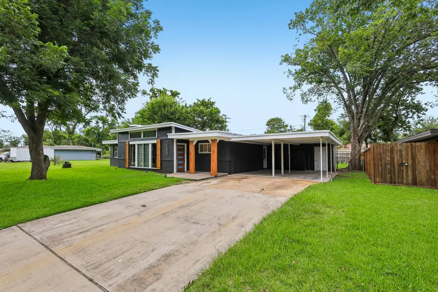 159 Oak Drive, Lake Jackson, TX 77566 - #2
