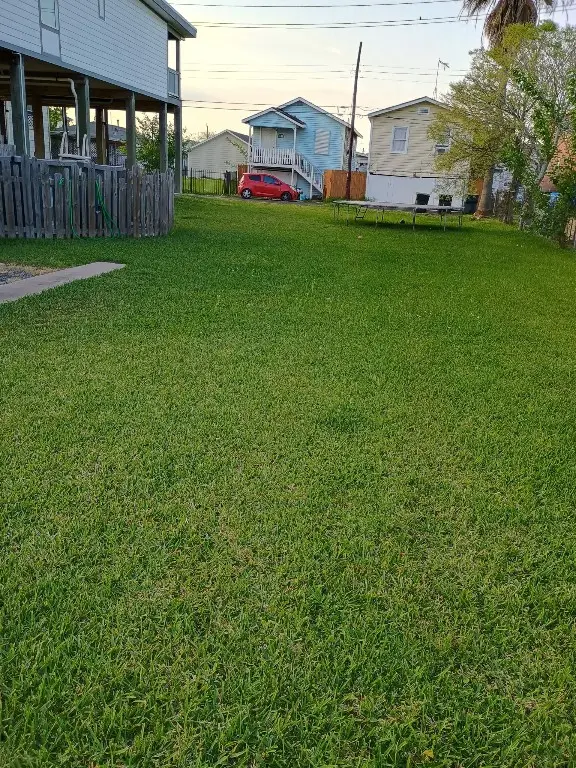 5016 1/2 Avenue M1/2, Galveston, TX 77551