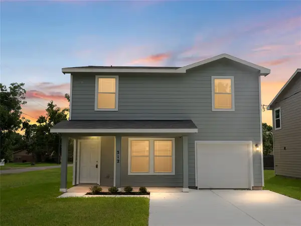 312 N Orange Street, Sweeny, TX 77480