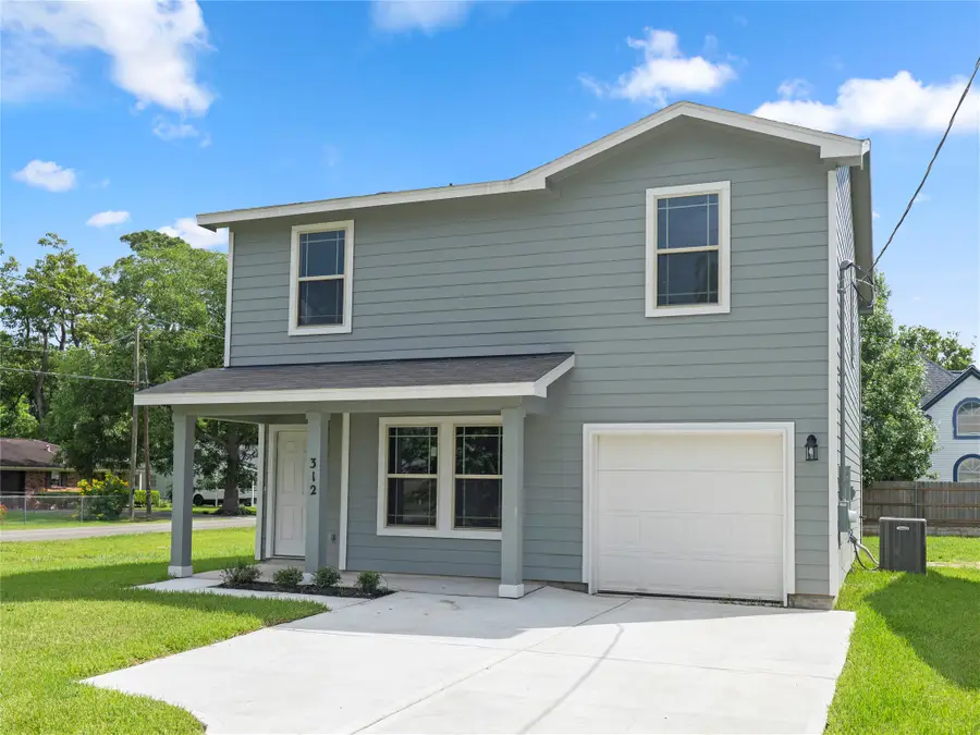 312 N Orange Street, Sweeny, TX 77480 - #2