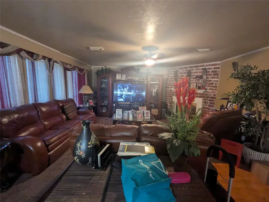 2131 Mountshire Drive, Missouri City, TX 77489 - Image #2