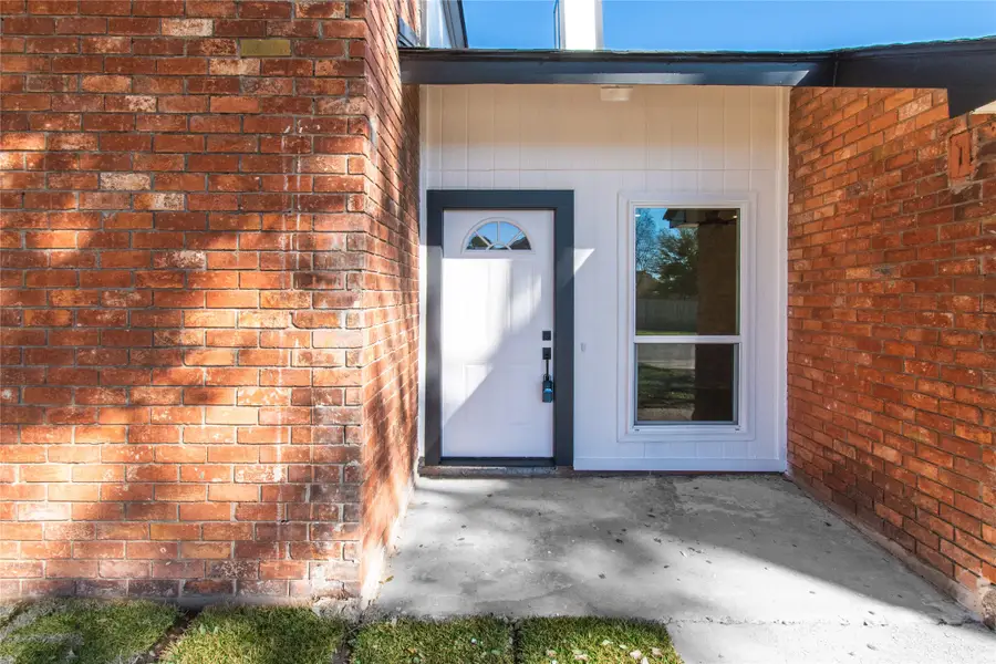 8618 Quail Vista Drive, Stafford Missouri City, TX 77489 - Image #3