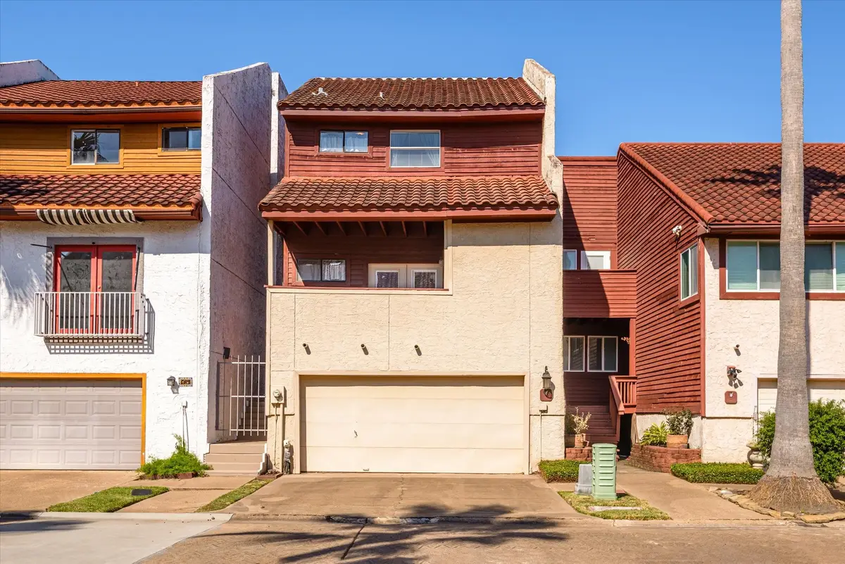 18 Antilles Lane, Nassau Bay, TX 77058 - Image #1