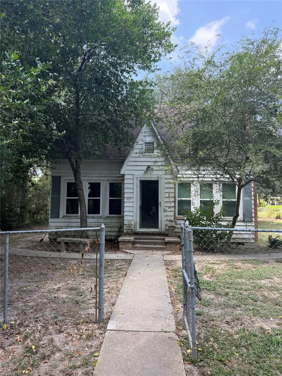 209 Sutton Street, Woodville, TX 75979 - #3