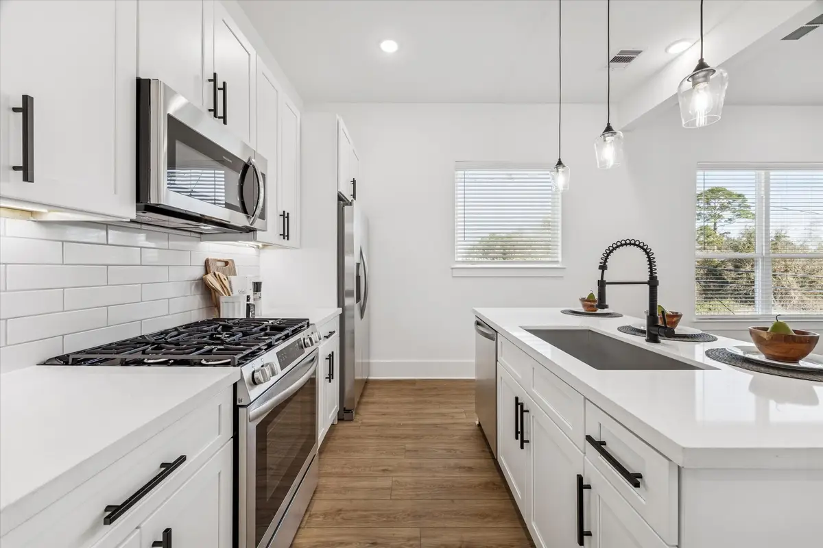 5621 Azores, Houston, TX 77091 - Image #1