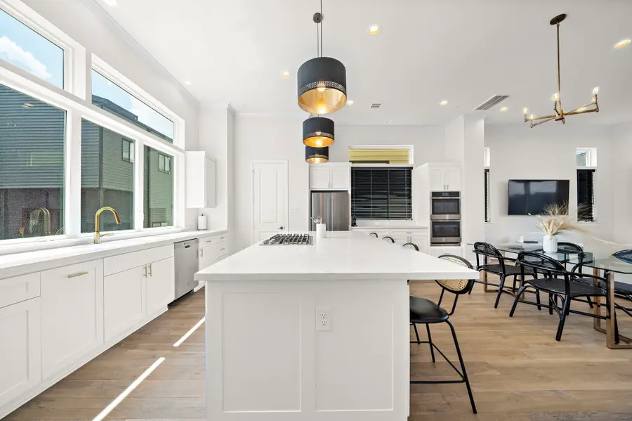 907b W 16th Street, Houston, TX 77008 - Image #2