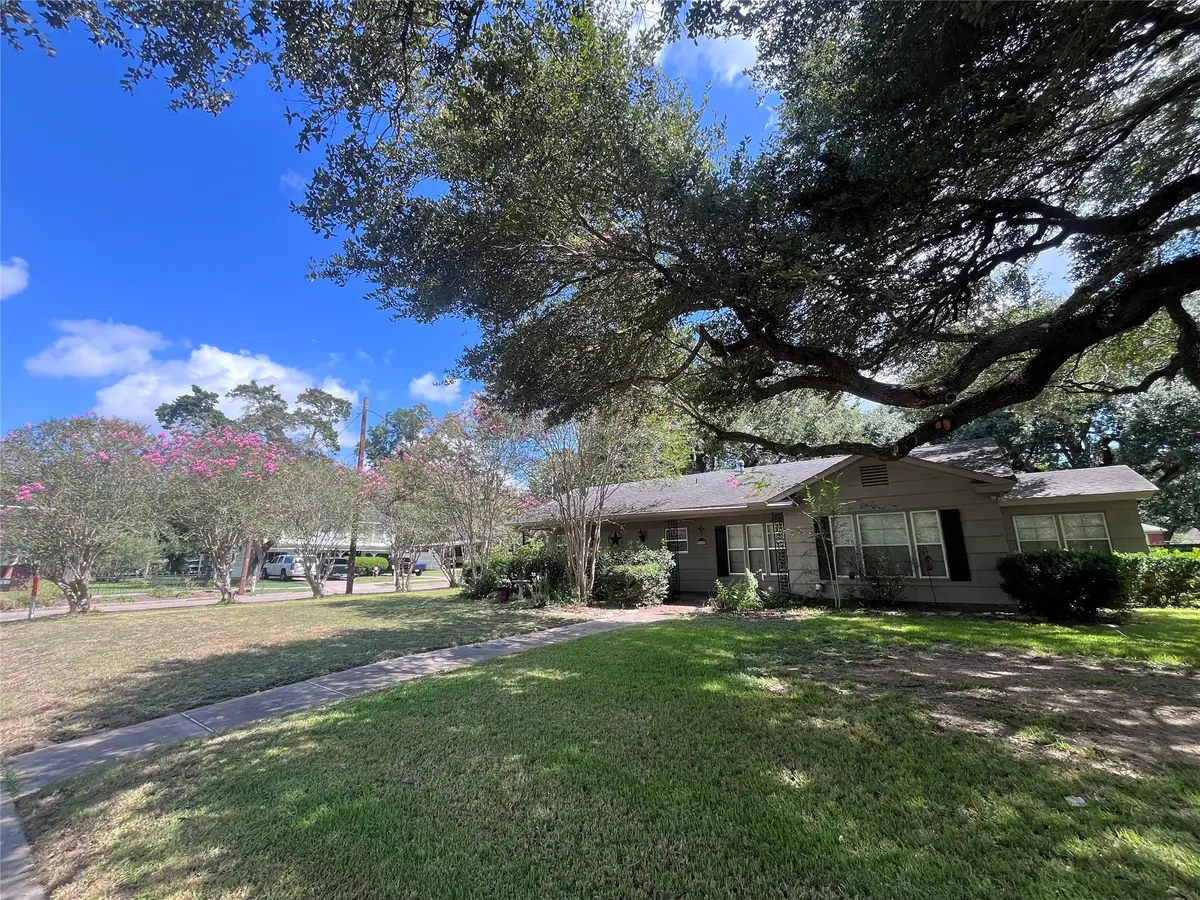 120 W Stockbridge Street, Eagle Lake, TX 77434 - #1