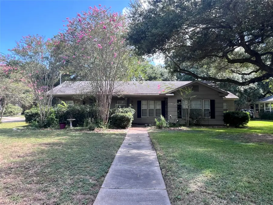 120 W Stockbridge Street, Eagle Lake, TX 77434 - #2