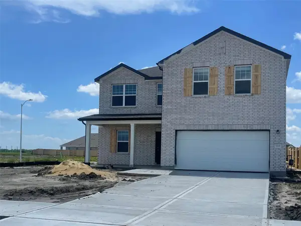 3222 Tanzanite Chase Drive, Angleton, TX 77515