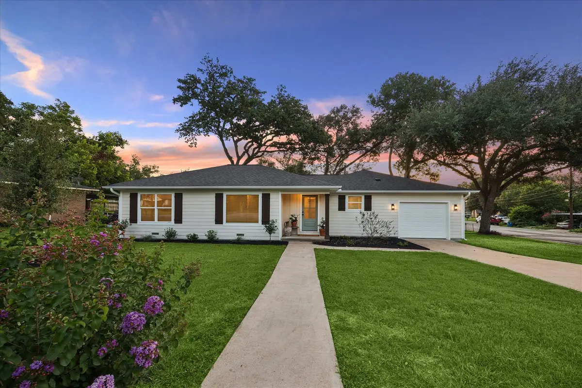 606 S Tesch Street, Bellville, TX 77418 - #1