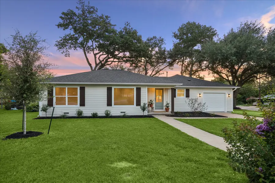 606 S Tesch Street, Bellville, TX 77418 - #3