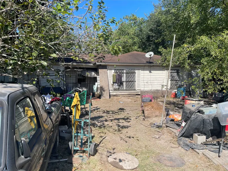 8021 Lynette Street, Houston, TX 77028 - Image #2