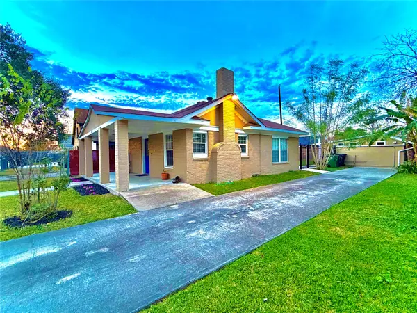 5217 Claremont Street, Houston, TX 77023