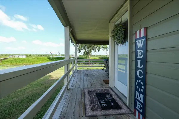 29523 County Road 25, Damon, TX 77430