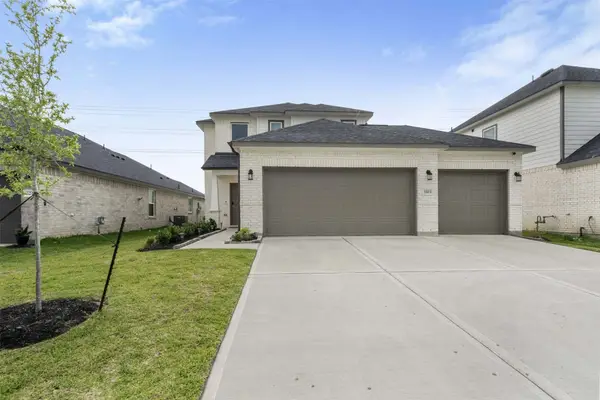 3303 Falling Brook Drive, Baytown, TX 77521