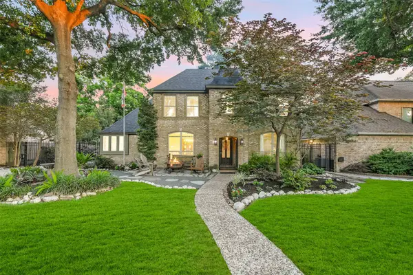 3823 Elmcrest Drive, Houston, TX 77088