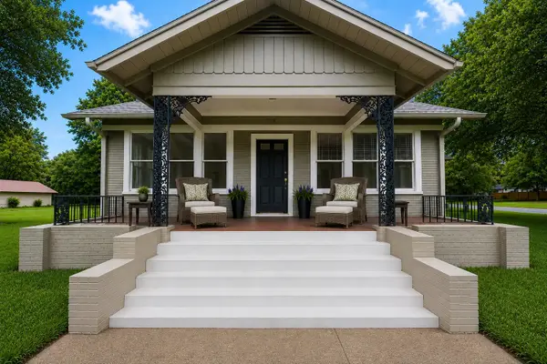918 S Madison Street, La Grange, TX 78945