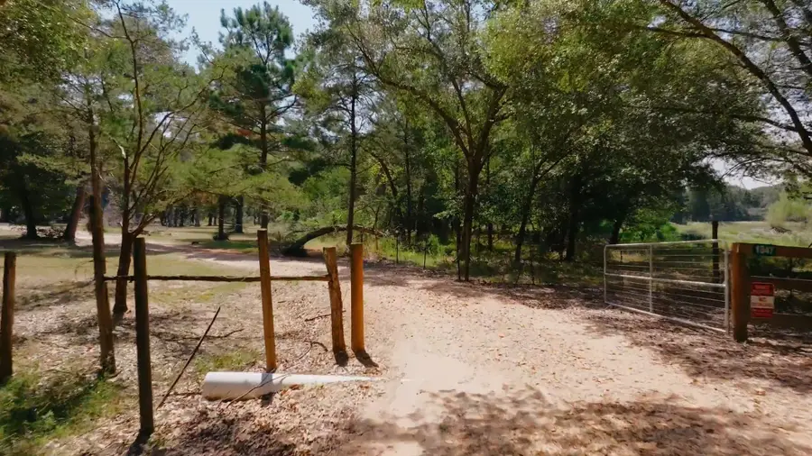 1047 Jim Bob Lane, New Ulm, TX 78950 - #3