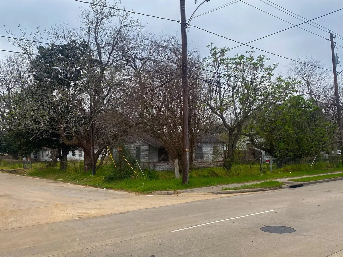 2113 S Victory Drive, Houston, TX 77088 - #1