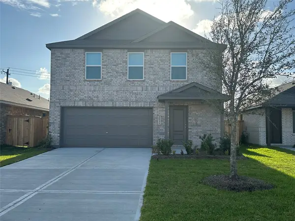 1543 Gentle Wind Court, Angleton, TX 77515