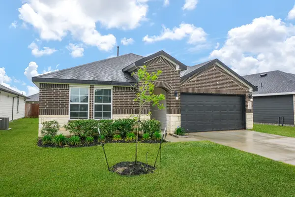 1110 Desert Willow Drive, Rosharon, TX 77583