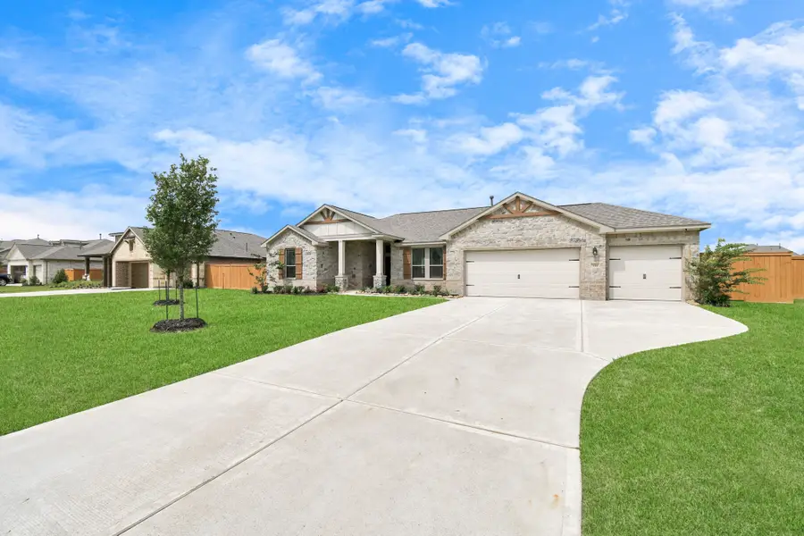 395 Hunter Ranch Way, Dayton, TX 77535 - Image #3