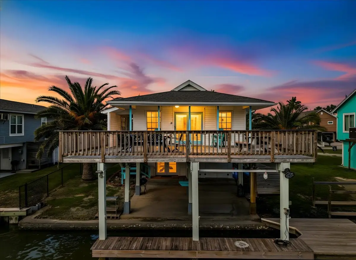 16611 Bahama Way, Jamaica Beach, TX 77554 - Image #1
