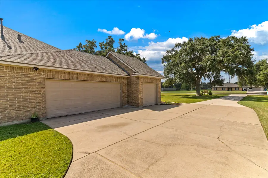 1132 Quarter Horse Trail, Angleton, TX 77515 - #2