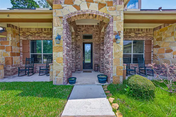 28510 Redwood Cliff Lane, Huffman, TX 77336
