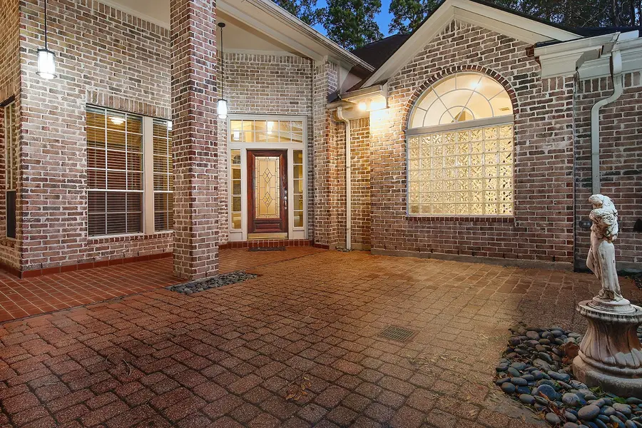 59 W Palmer Bend, The Woodlands, TX 77381 - Image #3