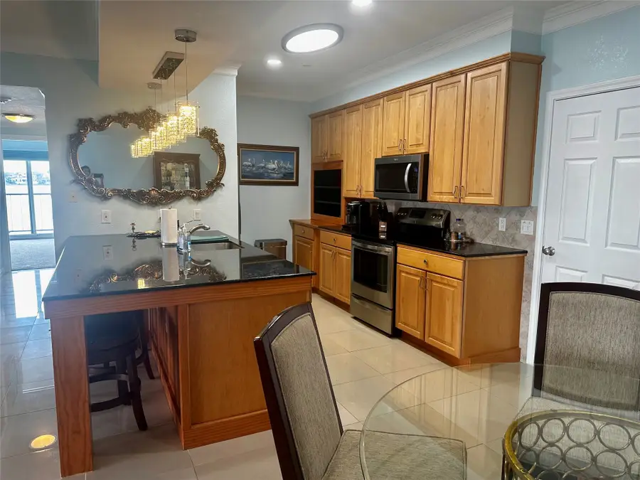 351 Lakeside Lane Lane #207, Houston, TX 77058 - Image #3