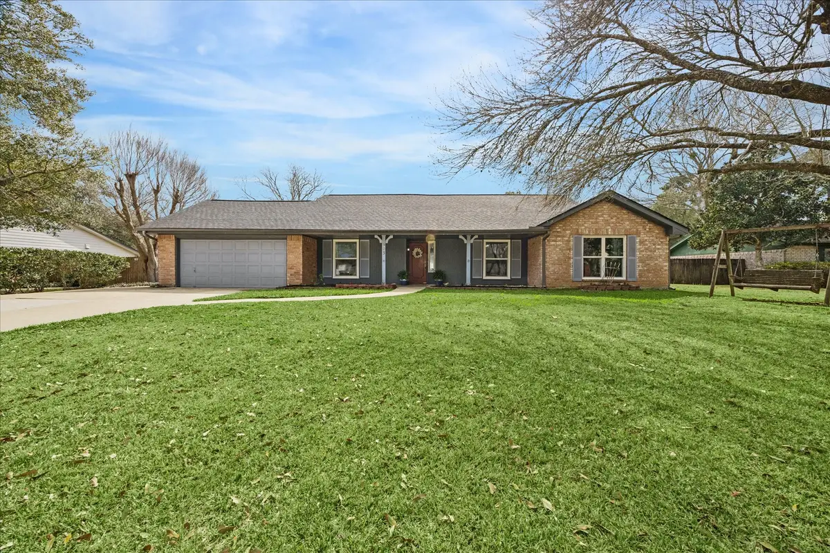 403 Colonial Drive, Friendswood, TX 77546 - #1