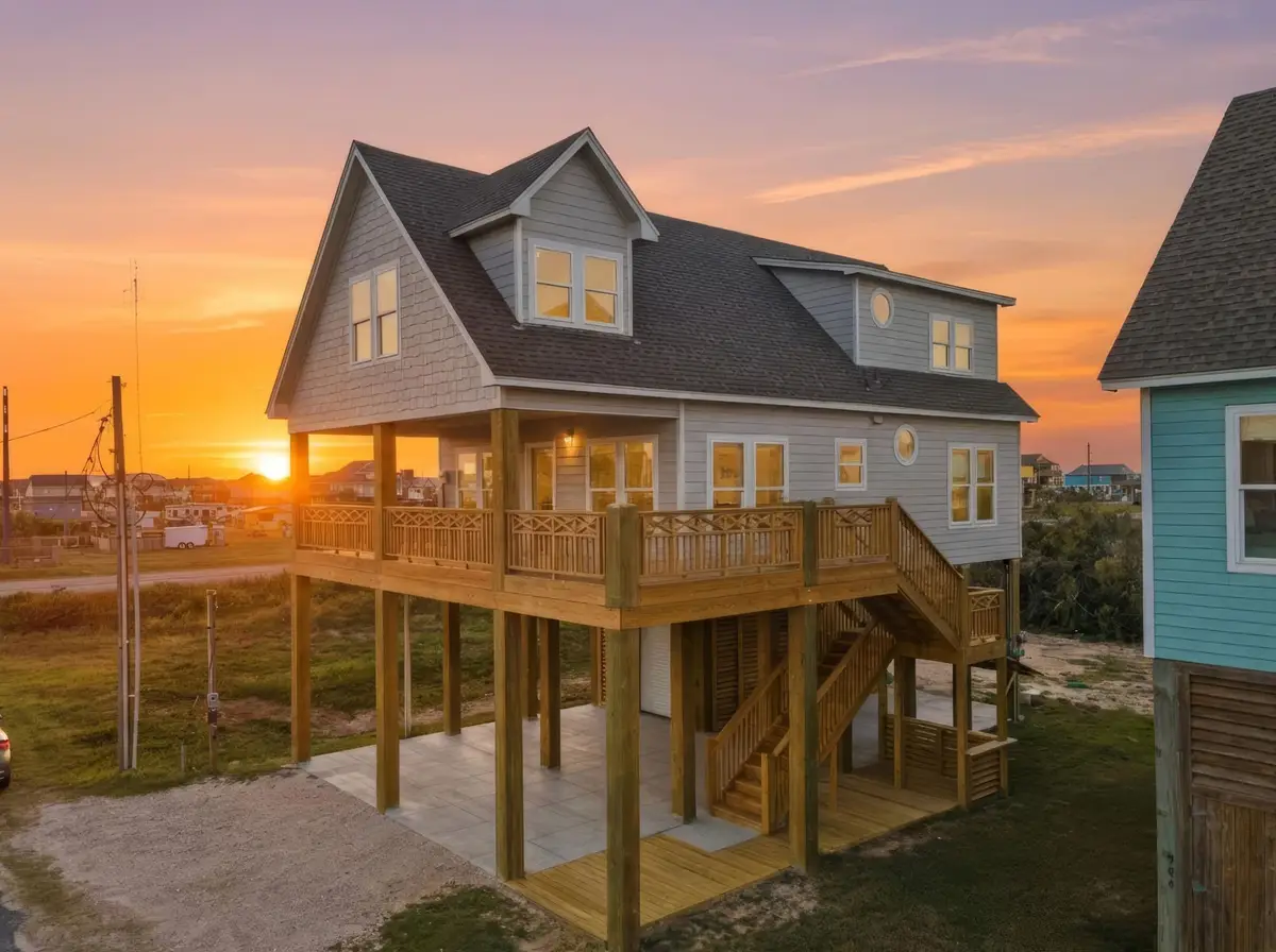 990 Peachtree, Gilchrist, TX 77617 - Image #1