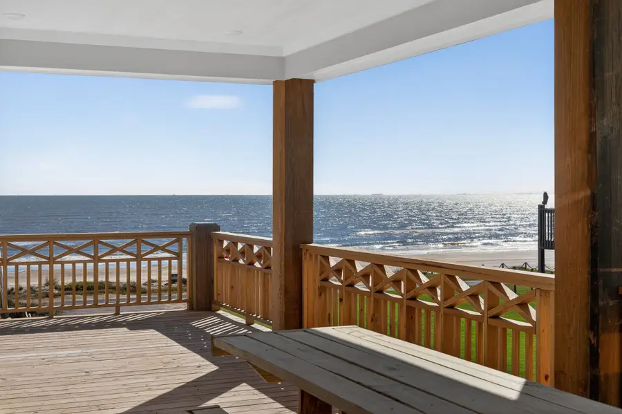 990 Peachtree, Gilchrist, TX 77617 - Image #3