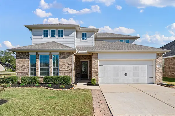 207 Canvasback Drive, Clute, TX 77531